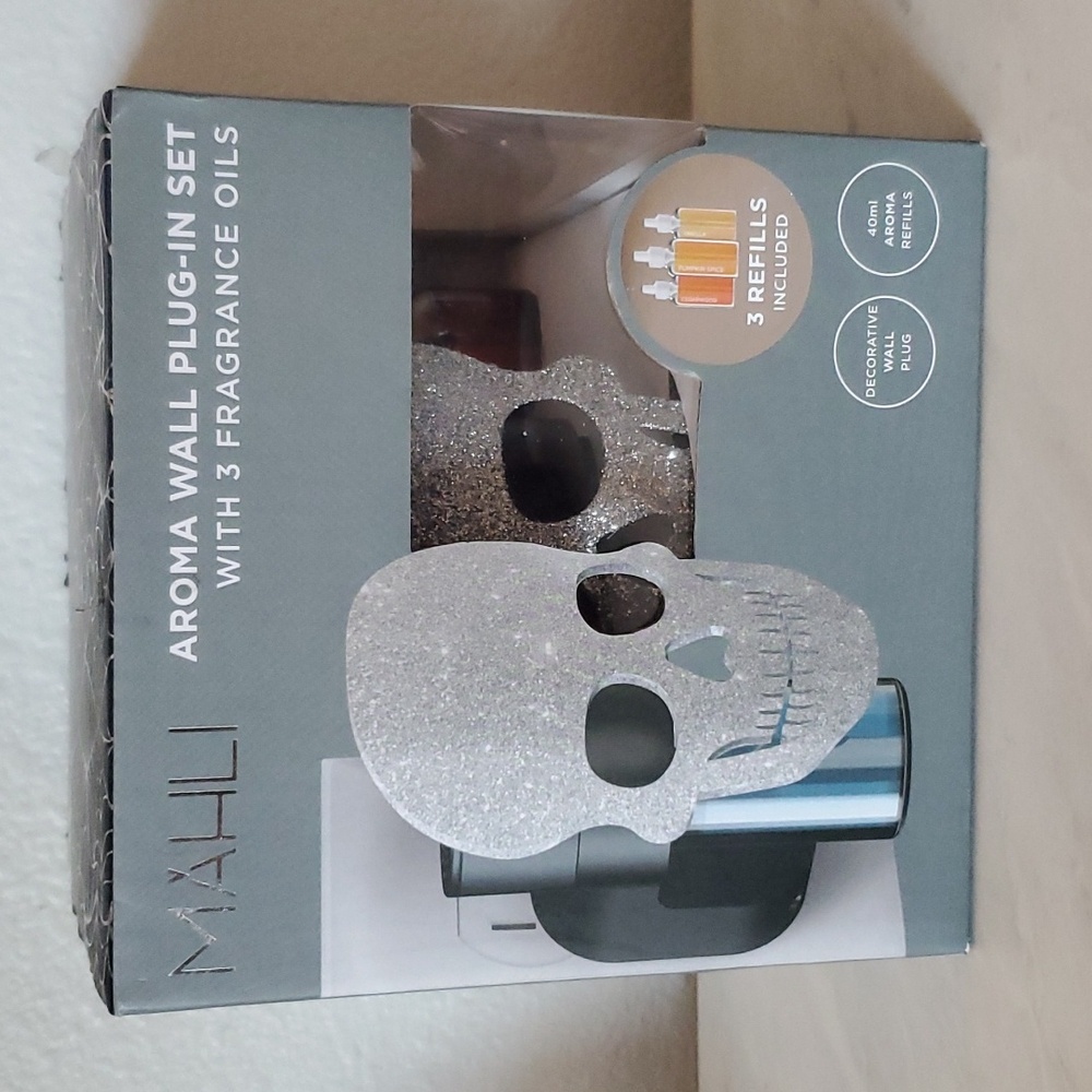 Mahli Glitter Skull Halloween Aroma Wall Plug-In Set 3 Refills Pumpkin BNIB